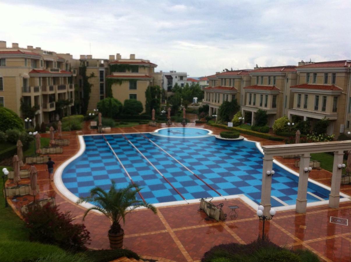 Flores Garden Apartment M Chernomorets Buitenkant foto